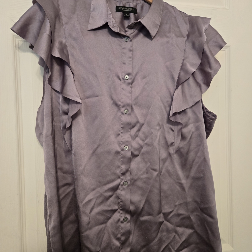 Banana Republic Grey Ruffled Button Down Shirt